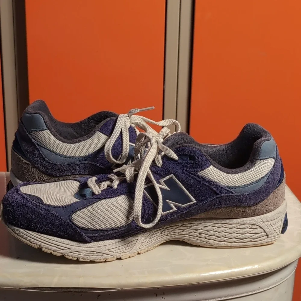 New Balance 2002R Sneakers Men's 12 Navy Blue Grey Suede Mesh Low Top